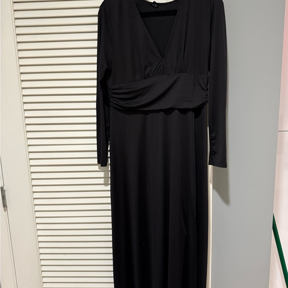 Black V-Neck Long Sleeve Cocktail Gown
